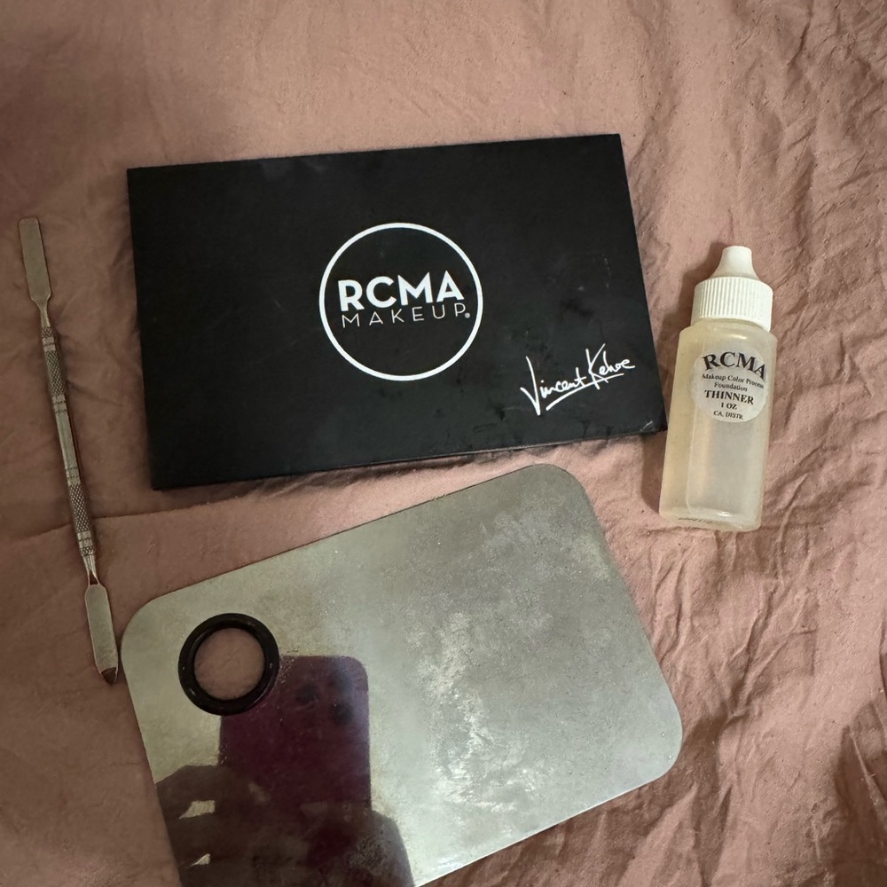 RCMA Makeup Foundation Palette - Black